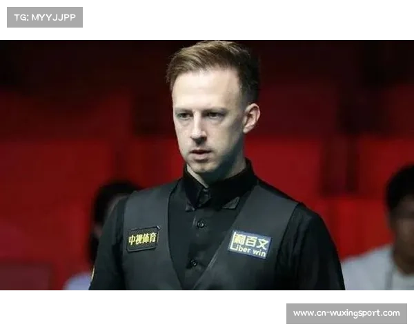 特鲁姆普裤兜卡粉中断比赛，裁判协助化解尴尬